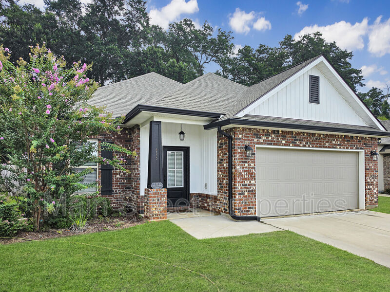 Pace House: 4713 Sago Palm Circle