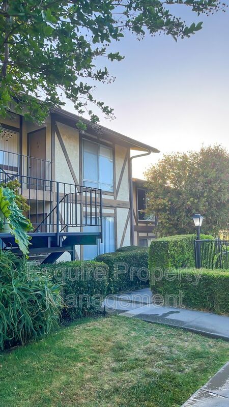 THOUSAND OAKS Condo: 951 WARWICK AVENUE