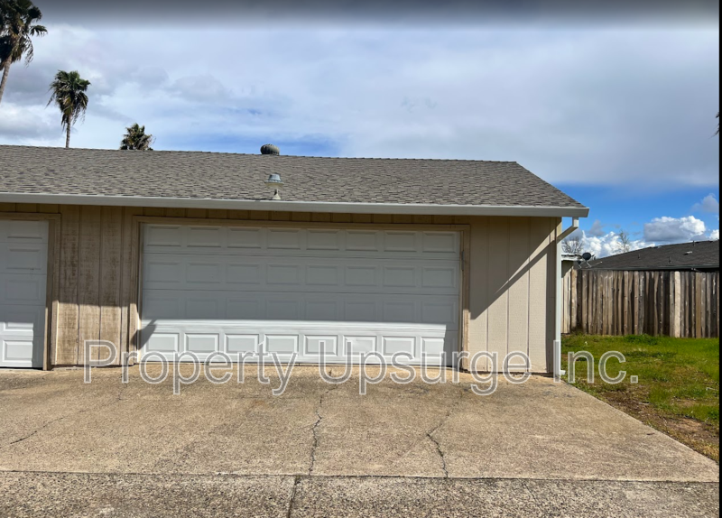 Red Bluff Condo: 705 Kimball Road - 735 Kimball Garage