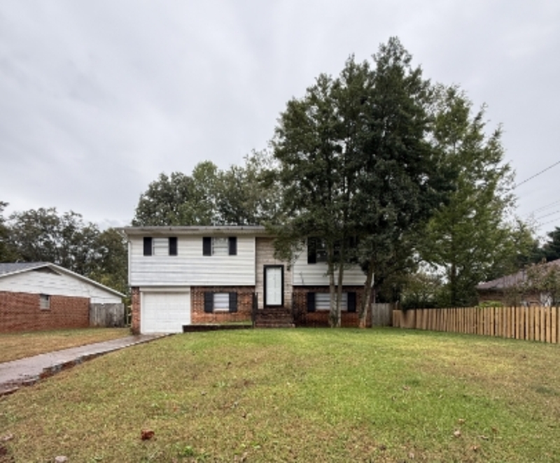 Huntsville House: 3419 Grassfort Drive SW