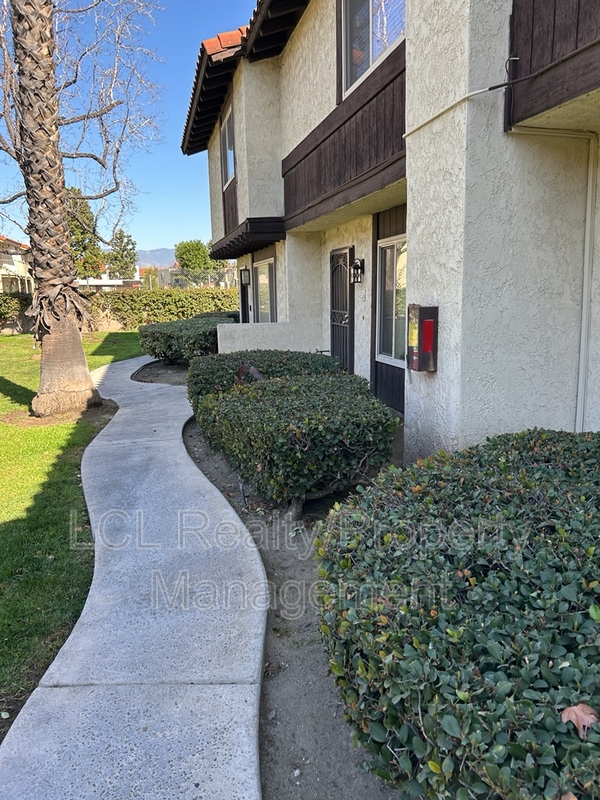 Colton Condo: 1077 Santo Antonio Dr