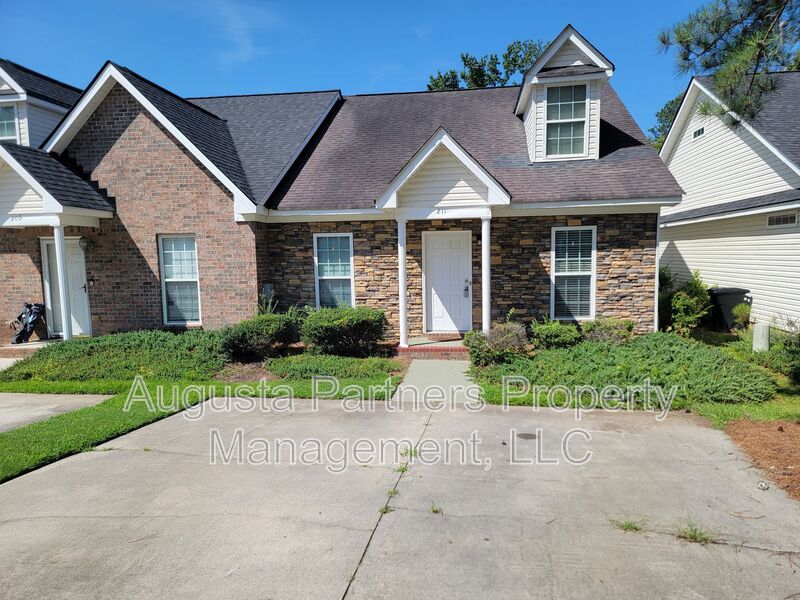 Martinez House: 211 Brook Court
