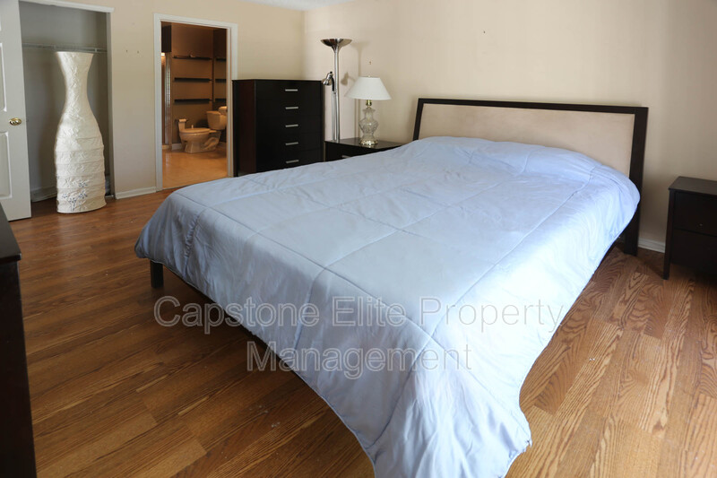 Rental Photo of Society Hill Triple - Master Suite
