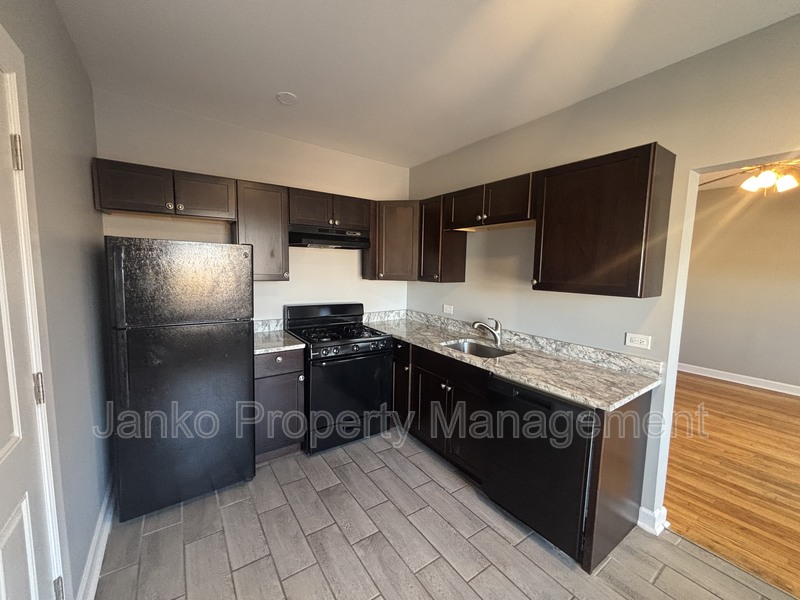 Chicago Condo: 3116 W 61st St