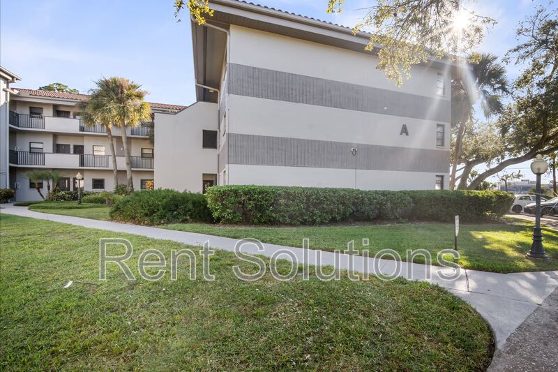 Clearwater Condo: 2650 Countryside Blvd