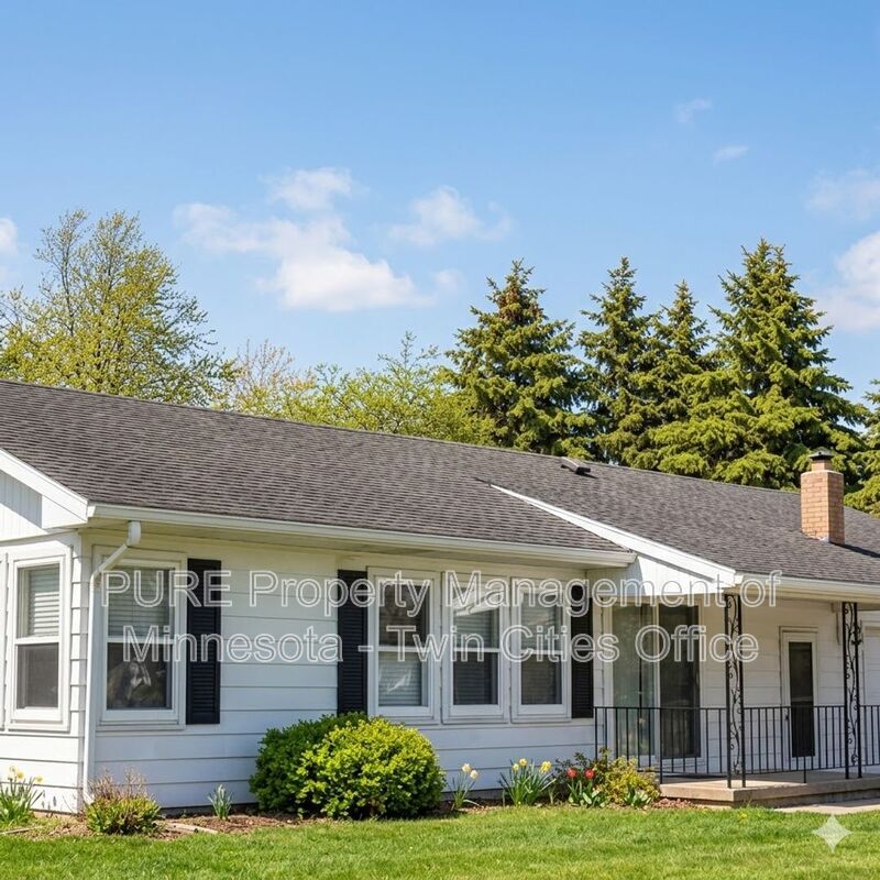 Woodbury House: 6625 1/2 Bailey Rd