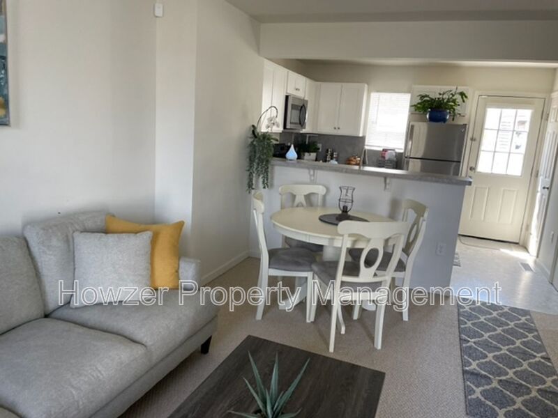 Hyannis Condo: JP Baxter House & Residence