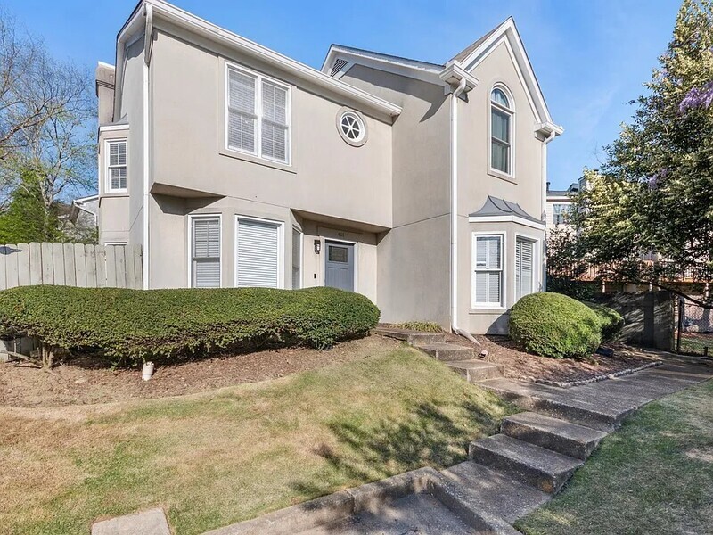 Atlanta Townhome: 401 Defoors Lndg NW,