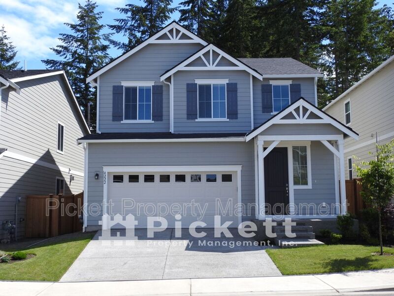 Port Orchard House: 4222 Andasio Loop SE