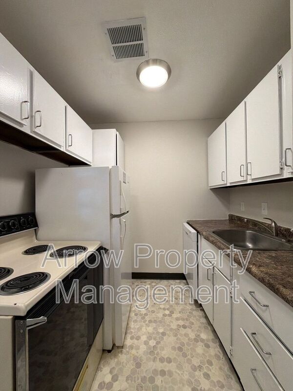 Lincoln Condo: 1111 E Street