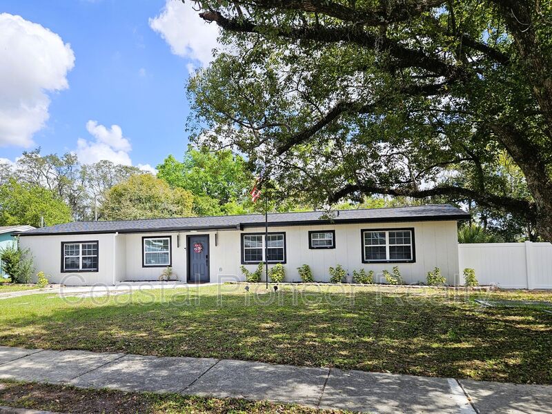 Tampa House: 8711 N Wick Pl
