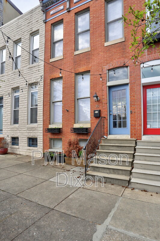 Baltimore Townhome: 18 N Patterson Park Ave