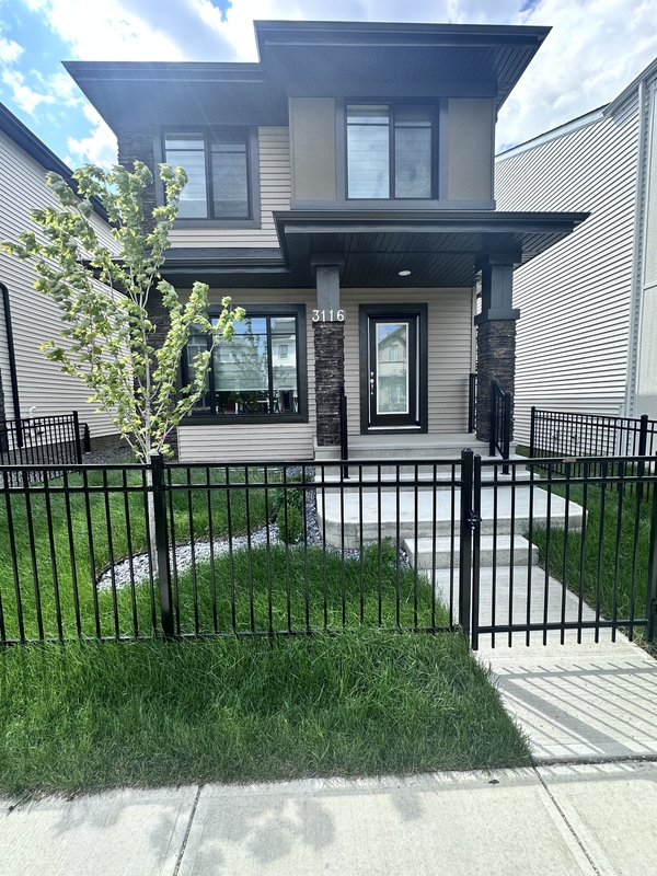 Edmonton House: 3116 Challand Lane