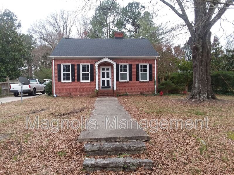 Henderson House: 292 Gholson Ave.
