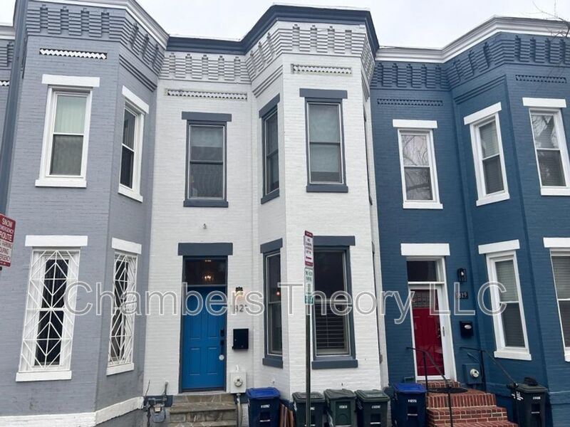 Washington House: 1821 9th St NW