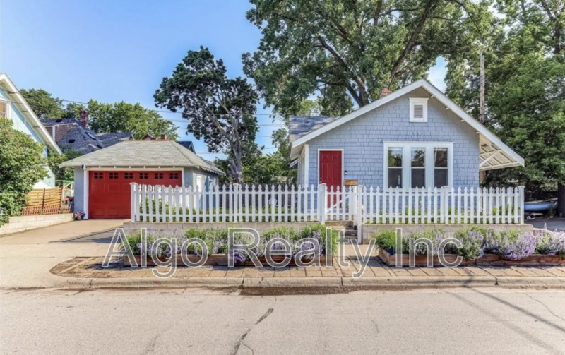 Minneapolis House: 308 East 39th Street