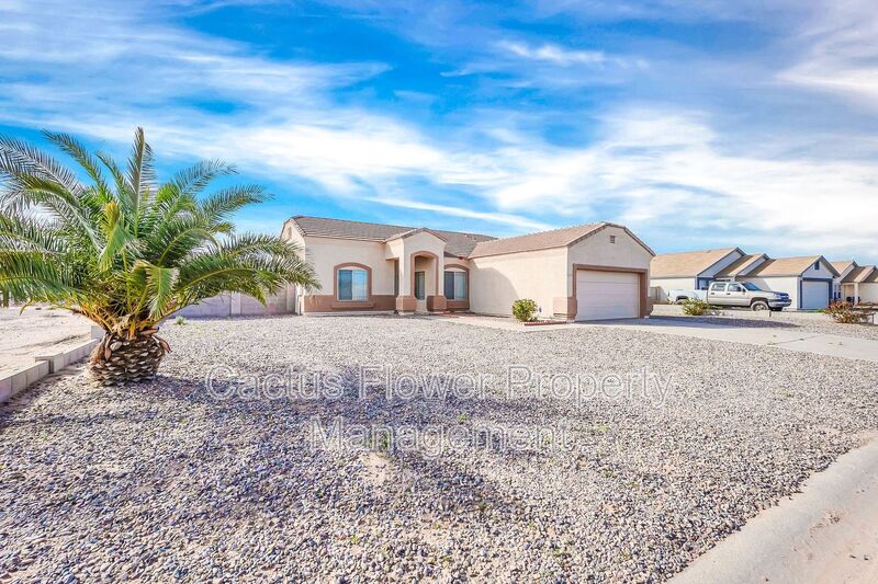 Arizona City House: 11679 W Madero DR