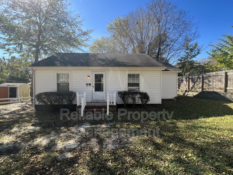 Clayton House: 103 Clay Street