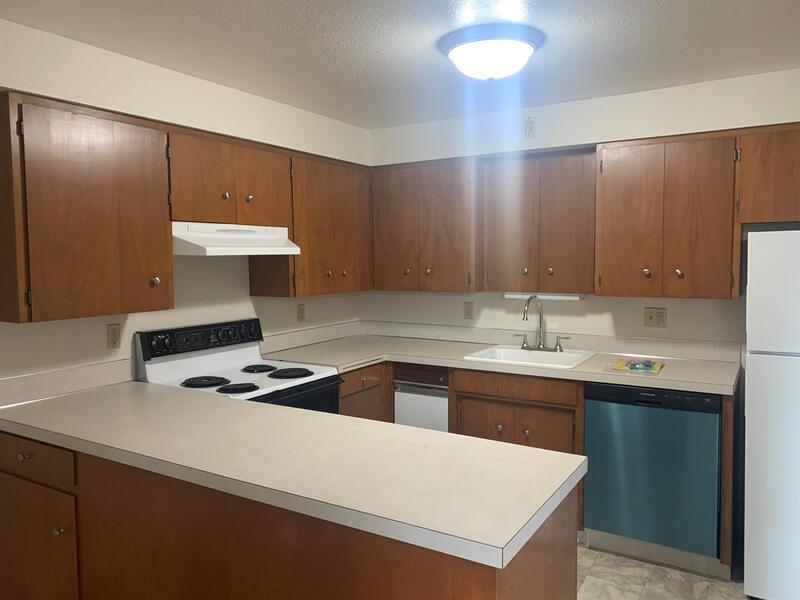 Lynden Condo: 305 La Villa Drive