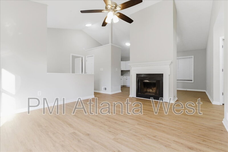 Lithonia House: 5876 Old Wellborn Trce