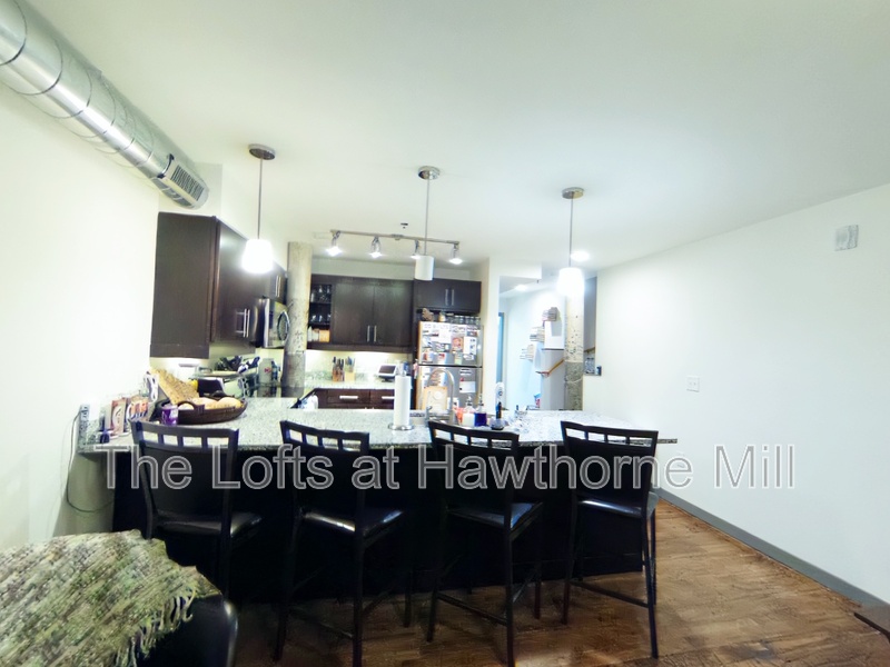 Charlotte Condo: 1101 Hawthorne Lane
