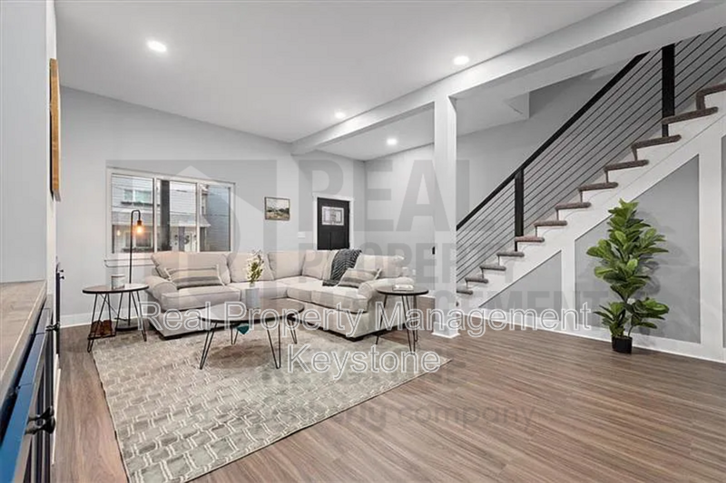 Pittsburgh House: 6319 Saint Marie Street