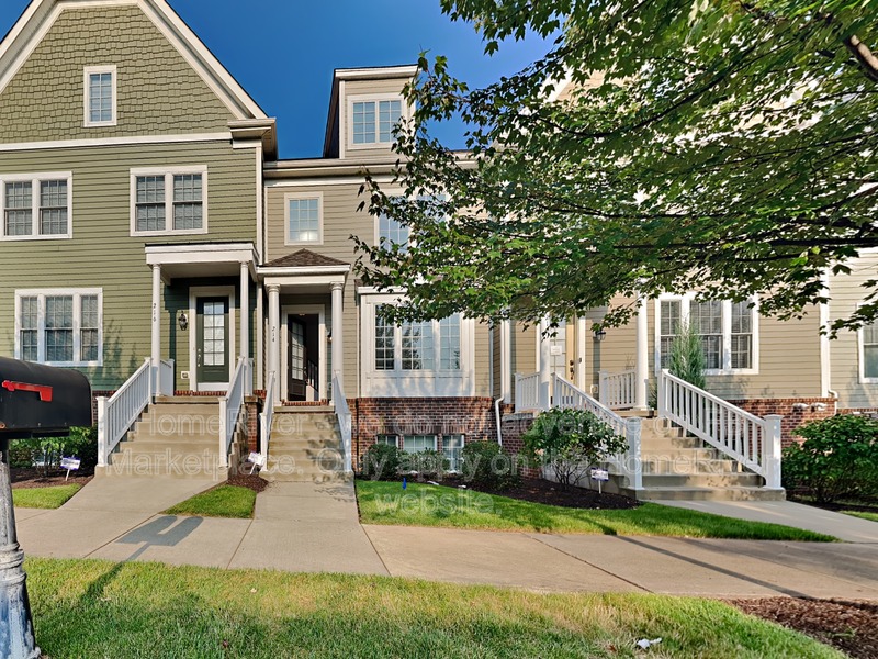 Mars House: 214 Venango Trl