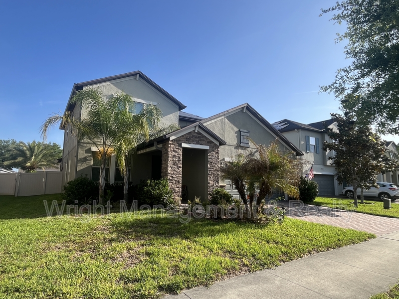 Lutz House: 25149 Lambrusco Loop