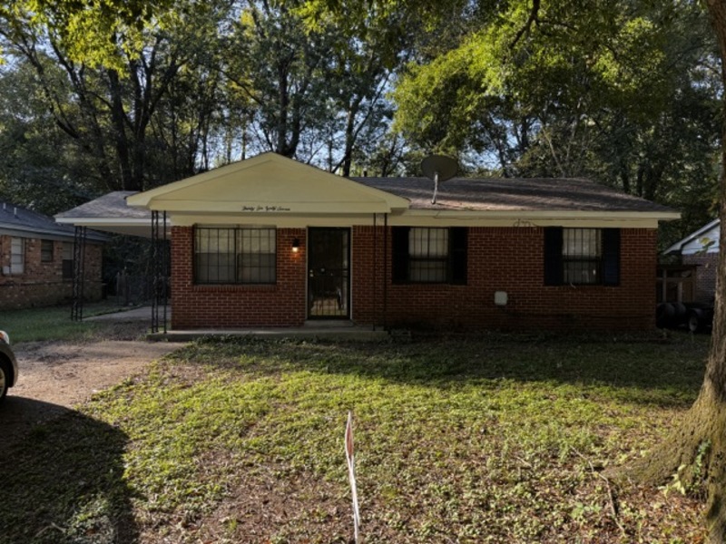 Memphis House: 3647 Royal Wood Dr