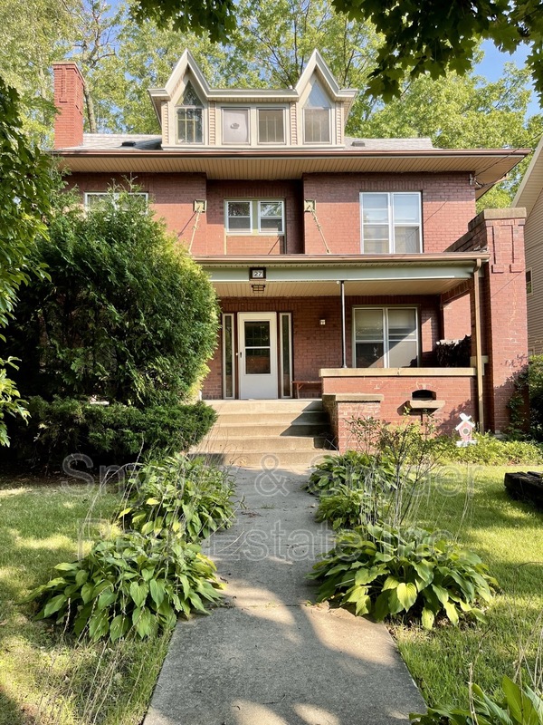 Akron House: 27 Casterton Avenue