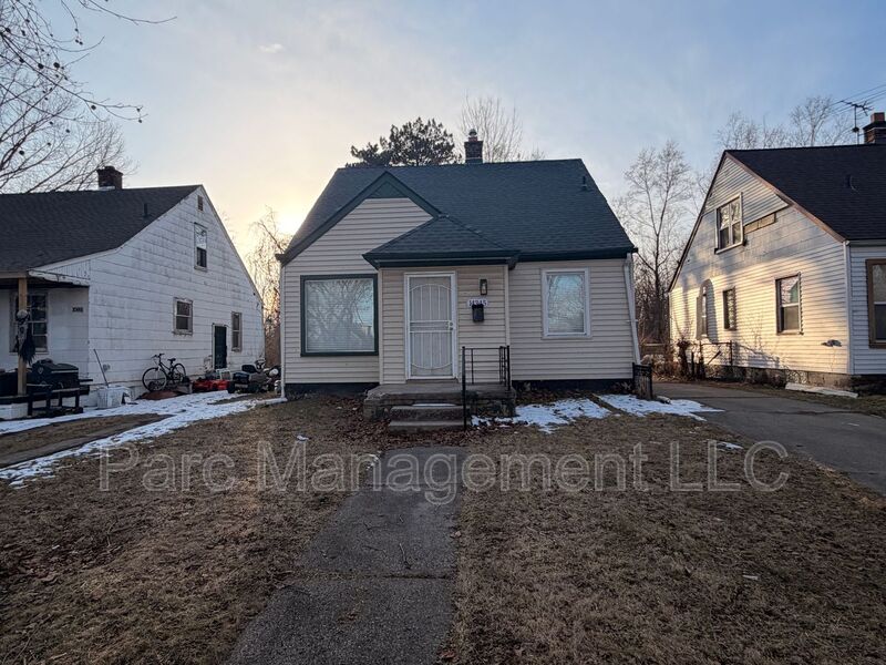 Detroit House: 14345 Stout Street