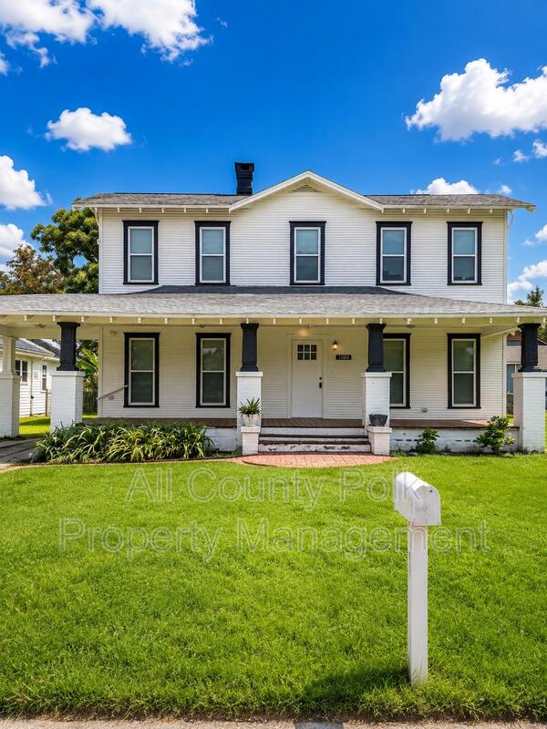 Lakeland House: 1044 W Lime St.