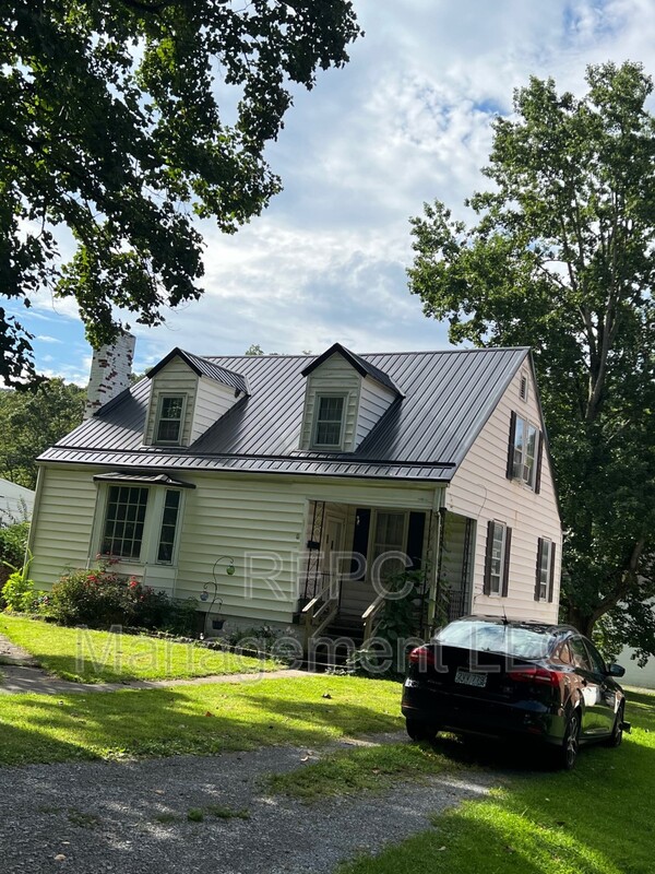 Bluefield Condo: 1421 Augusta Street - 3