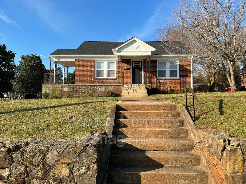 Burlington Condo: 102 W. Summit Avenue