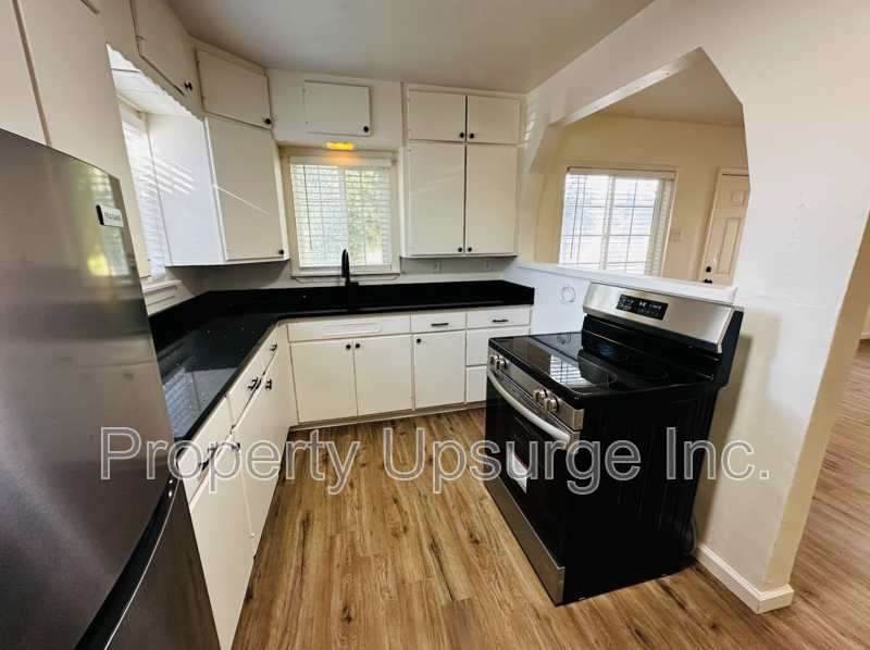 Redding Condo: 1983-1999 Hartnell Ave - 1983