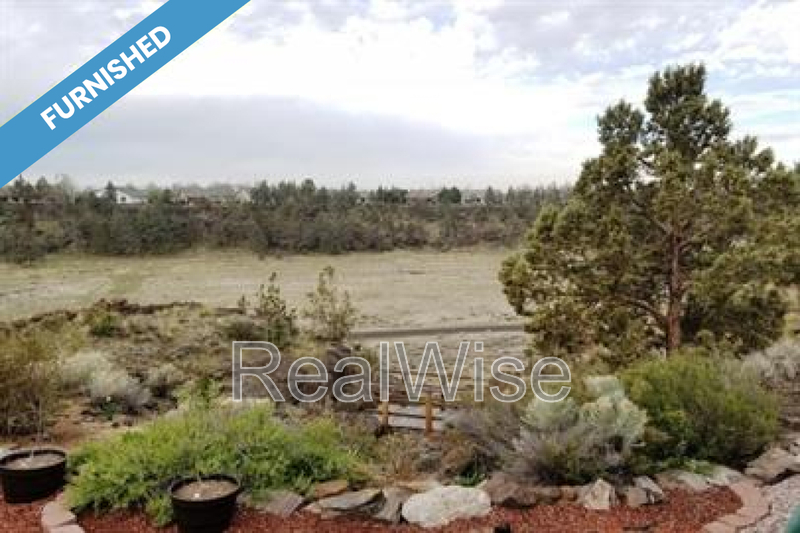 Redmond Condo: 2143 NW Canyon Dr