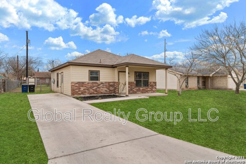 New Braunfels House: 1534 Lahn Rd