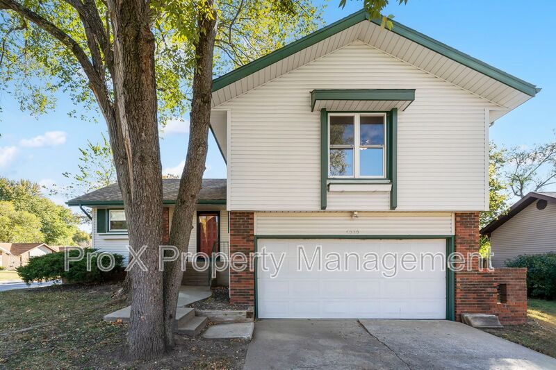 Springfield House: 4536 S Crescent Avenue