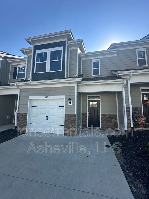 Hendersonville Townhome: 142 Creekview Rd