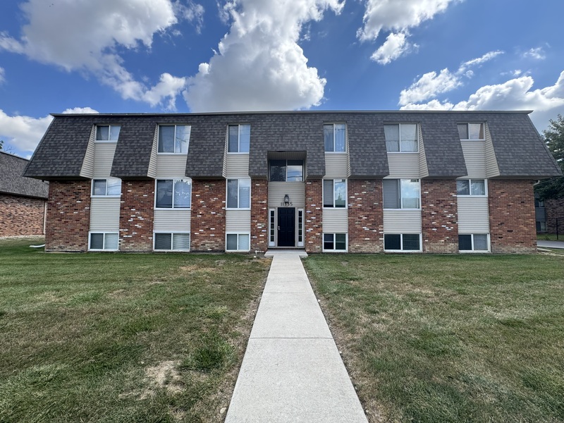 Allen Park House: 11335 Old Goddard Apt 28