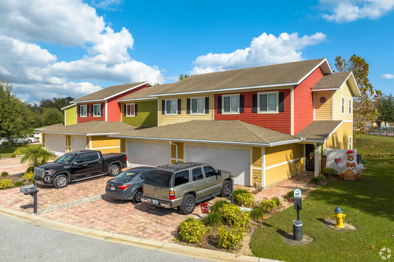 Winter Haven Townhome: 1240 Evergreen Court