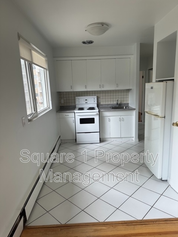Edmonton, AB Condo: 10036-117 Street