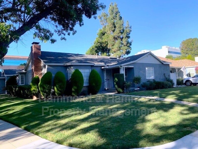 Sherman Oaks House: 15483 Dickens St.