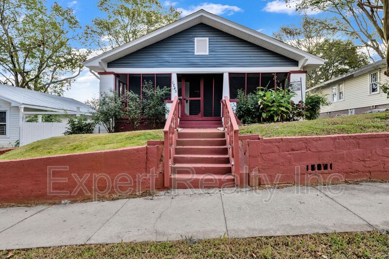 Birmingham House: 1245 Waverly St