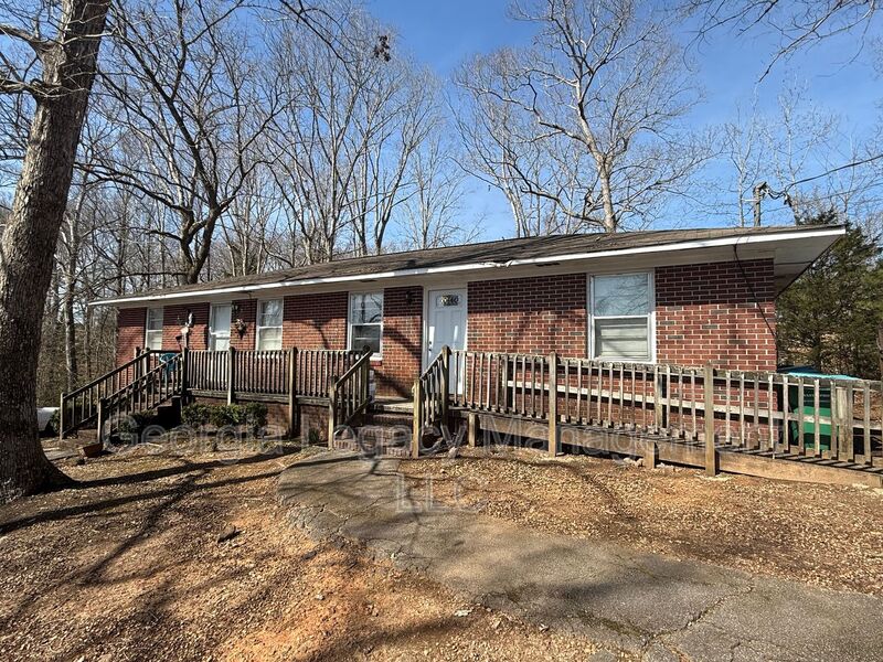 Royston House: 468 Taylor Street