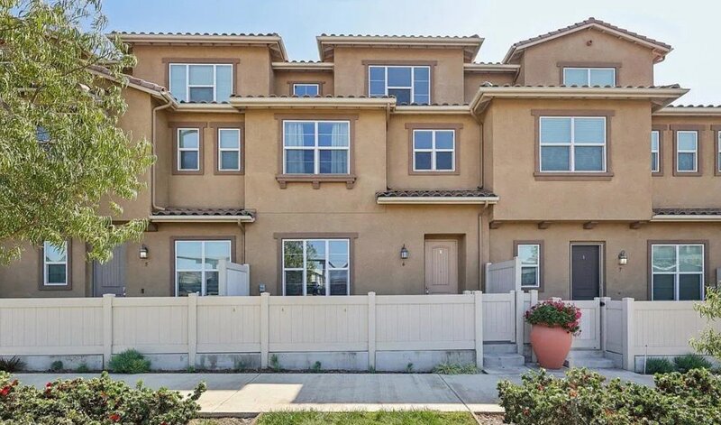 Chula Vista Townhome: 1330 Santa Liza Avenue