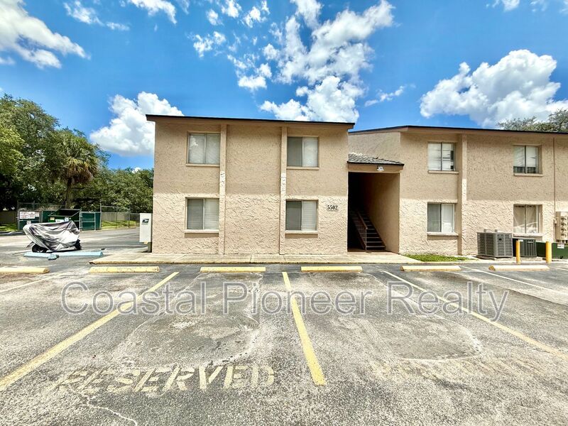 Tampa Condo: 5502 Pokeweed Ct