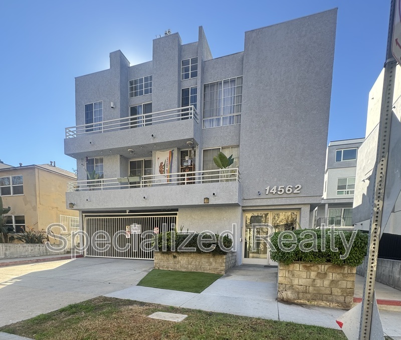 Sherman Oaks Condo: 14562 Dickens Street