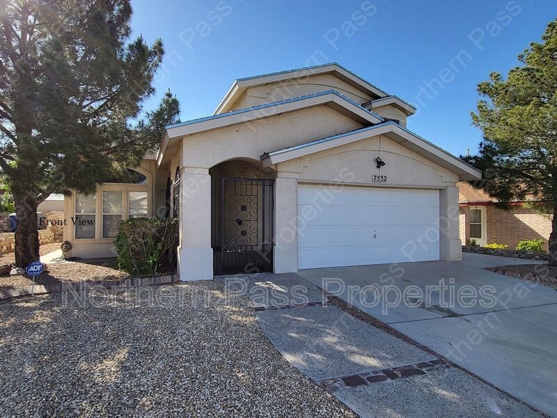 El Paso House: 7532 Plaza Taurina