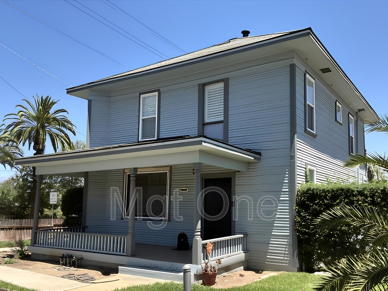 Riverside House: 2893 Denton Street